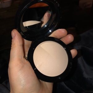 MAC mineralize skinfinish! Authentic!! Brand new